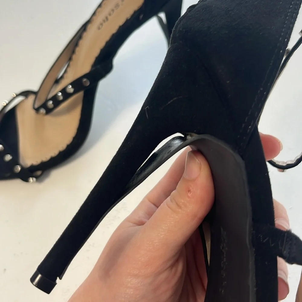 Zigi Soho Sz 8 Black Suede Heel Silver Studded Strappy Shoe